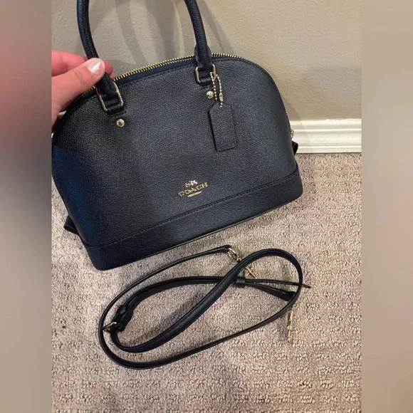 BNWOT Coach Purse with matching Wallet! - Picture 3 of 9